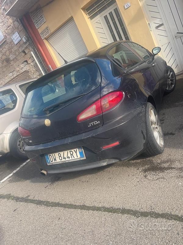 Usata Alfa Romeo 147 120 CV (88 kW) 2009 Nero Utilitaria