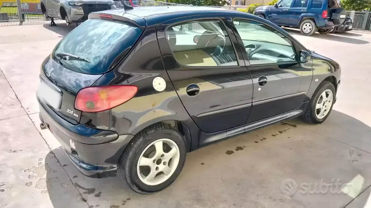 Usata Peugeot 206 88 CV (64 kW) 2008 Nero Utilitaria