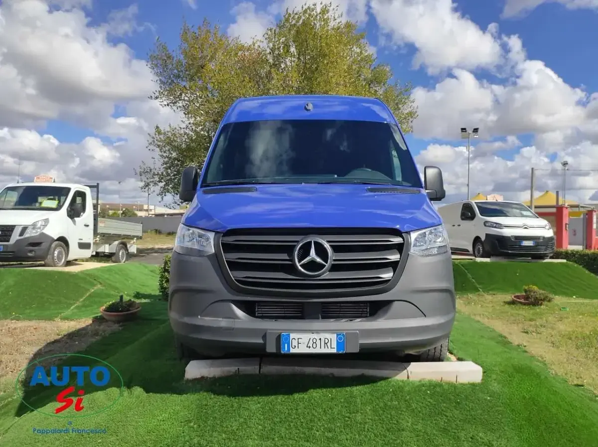 Usata Mercedes Sprinter 114 CV (83 kW) 2021 Blu/azzurro Furgone