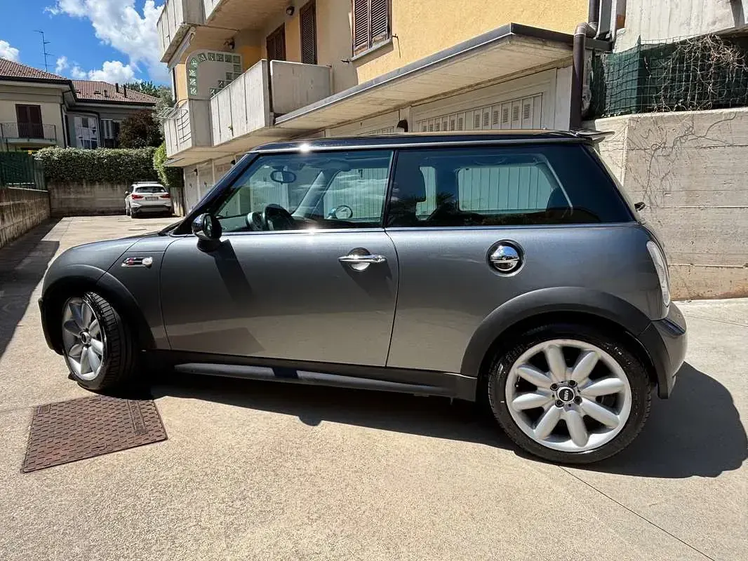 Usata Mini Cooper S 163 CV (119 kW) 2004 Grigio Utilitaria