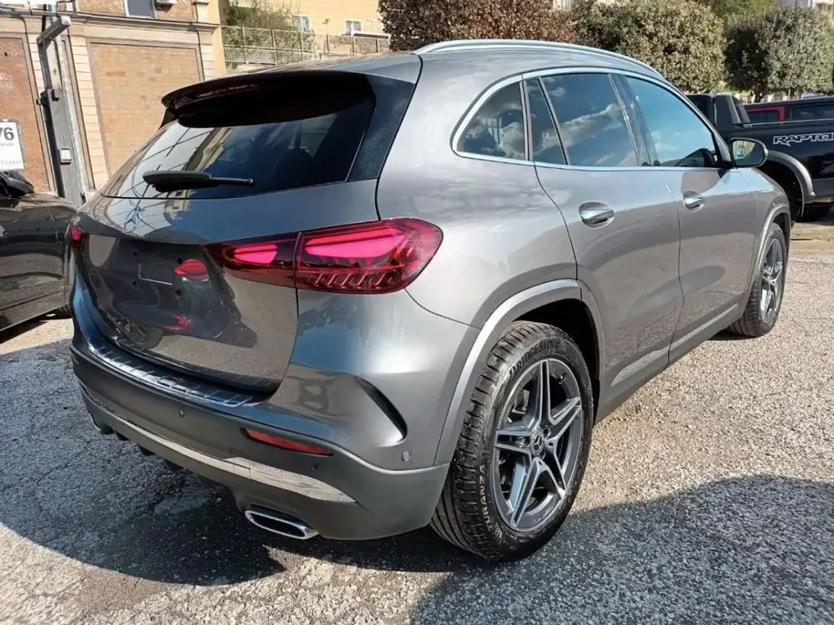 Usata Mercedes GLA200 Premium 150 CV (110 kW) 2025 Grigio SUV