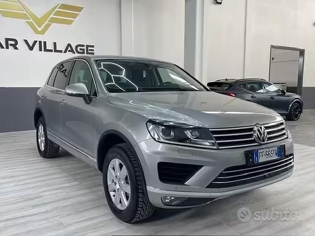 Usata VW Touareg Executive 262 CV (192 kW) 2016 Grigio SUV