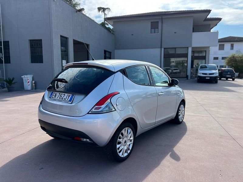 Usata Lancia Ypsilon Silver 95 CV (69 kW) 2012 Grigio Utilitaria