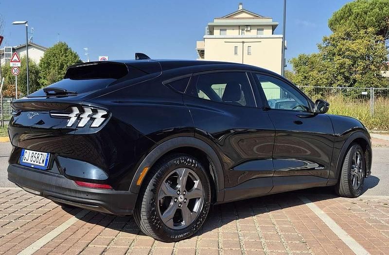 Usata Ford Mustang Mach-E Standard Range 124 kW (169 CV) 2022 Nero SUV