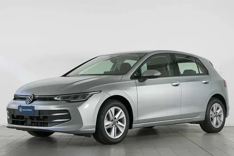 Usata VW Golf VIII Life 116 CV (85 kW) 2025 Grigio Berlina