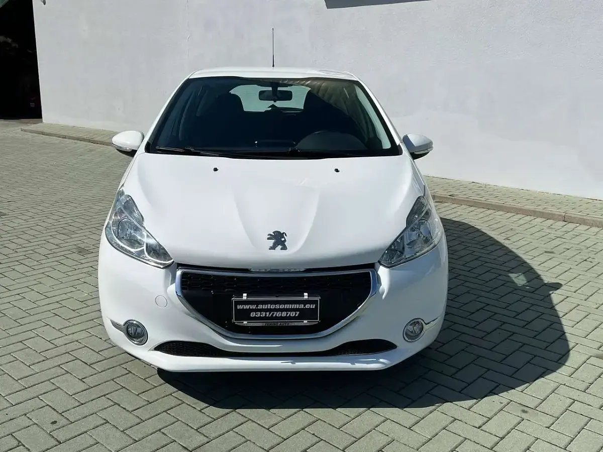 Usata Peugeot 208 Active 82 CV (60 kW) 2013 Bianco Utilitaria