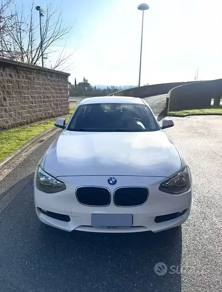 Usata BMW 118 143 CV (105 kW) 2012 Bianco Utilitaria