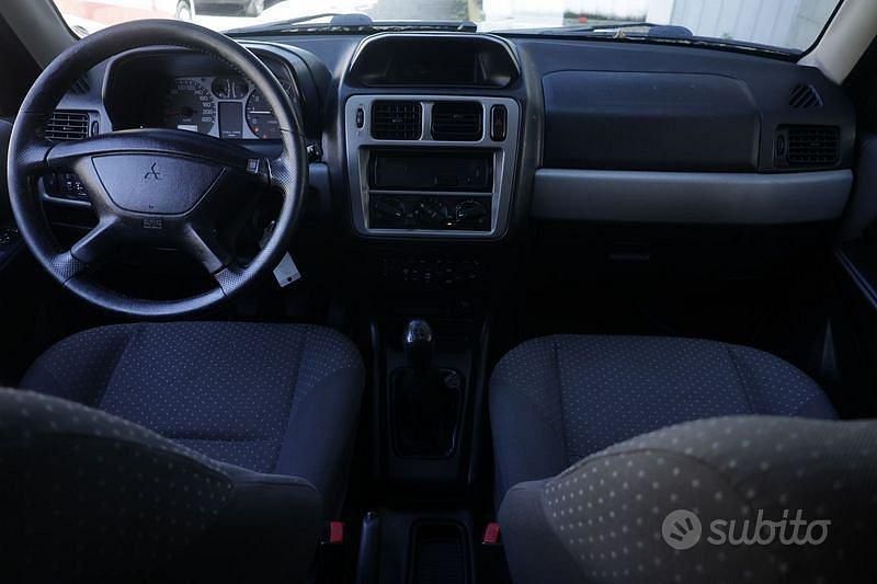 Usata Mitsubishi Pajero 114 CV (83 kW) 2004 Grigio SUV