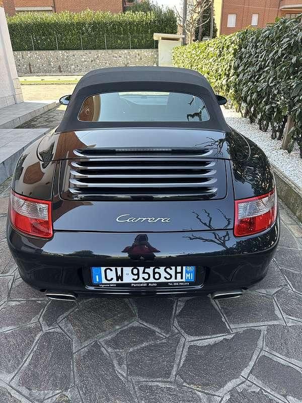 Usata Porsche 911 Carrera 325 CV (239 kW) 2005 Nero Berlina