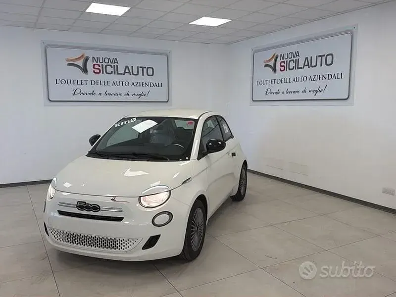 Nuova Fiat 500 Icon 65 CV (47 kW) 2026 Bianco Berlina