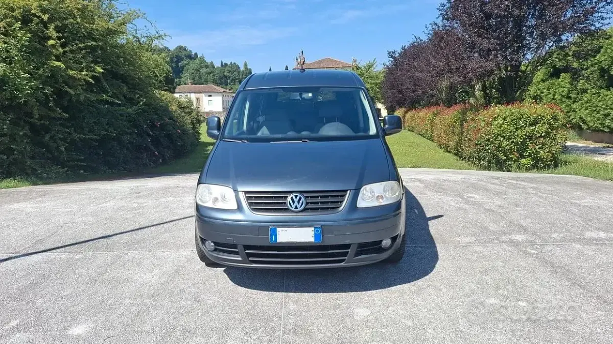 Usata VW Caddy 140 CV (102 kW) 2009 Grigio Monovolume