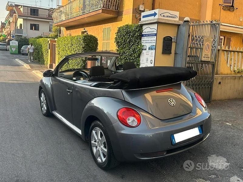 Usata VW Beetle Cabriolet 105 CV (77 kW) 2007 Grigio Cabrio