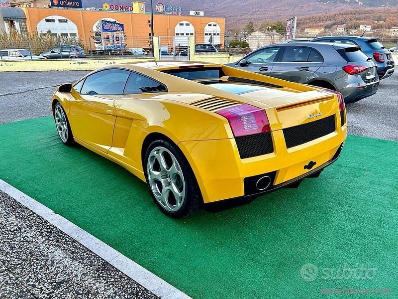 Usata Lamborghini Gallardo 520 CV (382 kW) 2004 Giallo Coupé