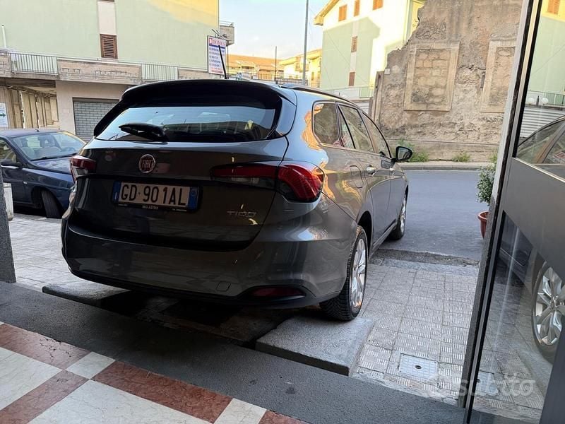 Usata Fiat Tipo Business 120 CV (88 kW) 2020 Grigio Berlina