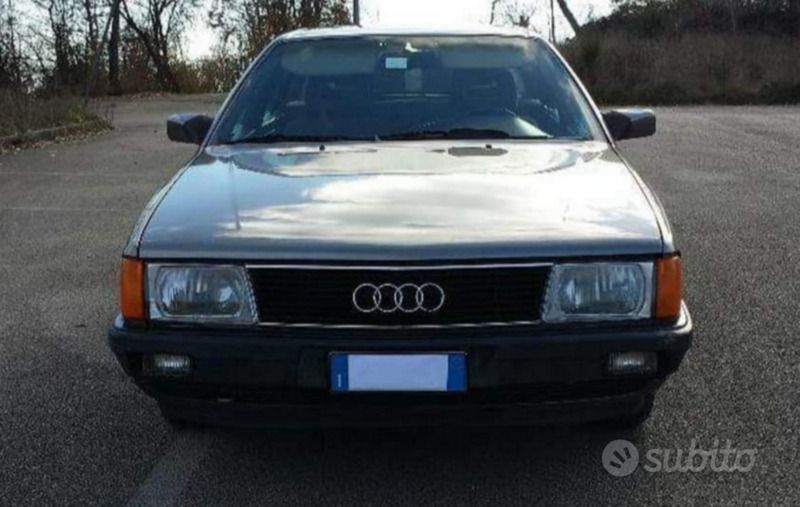 Usata Audi 100 101 CV (74 kW) 1989 Grigio Berlina
