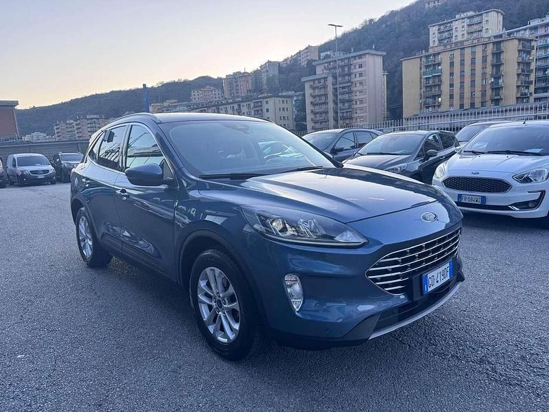 Usata Ford Kuga Titanium 120 CV (88 kW) 2021 Blu/azzurro SUV