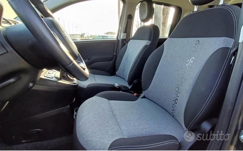 Usata Fiat Panda Lounge 69 CV (50 kW) 2020 Blu Utilitaria