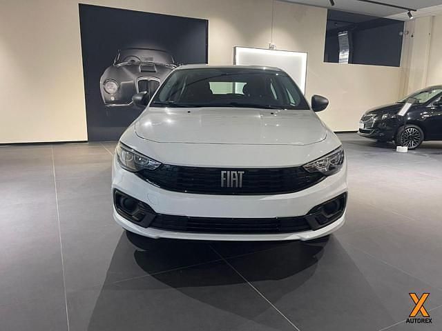 Usata Fiat Tipo 131 CV (96 kW) 2024 Bianco pastello Berlina