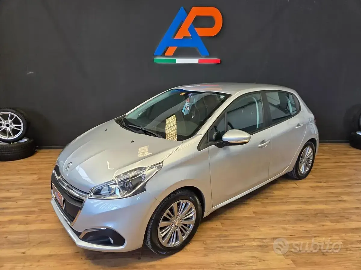 Usata Peugeot 208 Access 82 CV (60 kW) 2016 Other Utilitaria