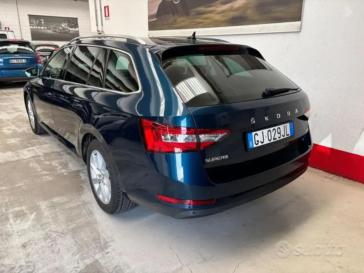 Usata Skoda Superb Style 200 CV (147 kW) 2022 Bluazzurro Station wagon