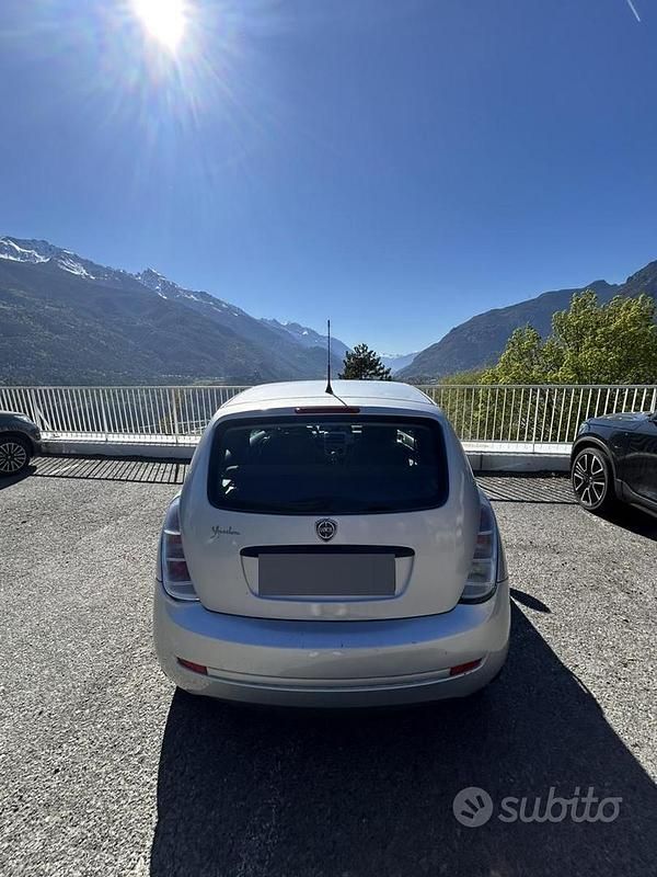 Usata Lancia Ypsilon 77 CV (56 kW) 2010 Grigio Utilitaria