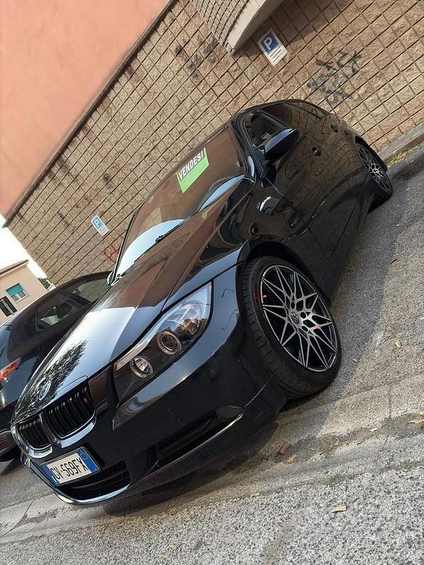 Begagnad BMW 318 143 HK (105 kW) 2008 Svart Kombi
