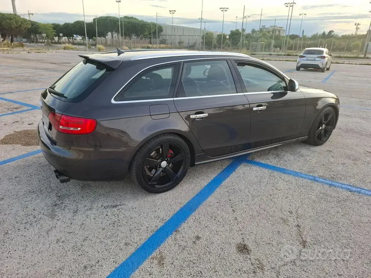 Usata Audi A4 143 CV (105 kW) 2010 Nero Station wagon