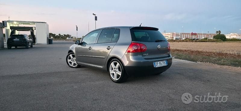 Usata VW Golf VI 105 CV (77 kW) 2008 Grigio Utilitaria