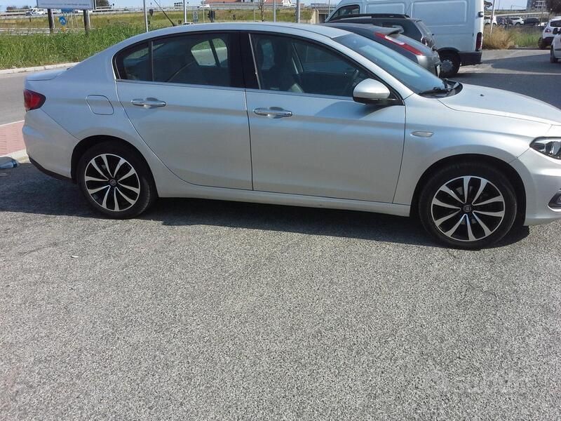 Usata Fiat Tipo 95 CV (69 kW) 2017 Grigio Berlina