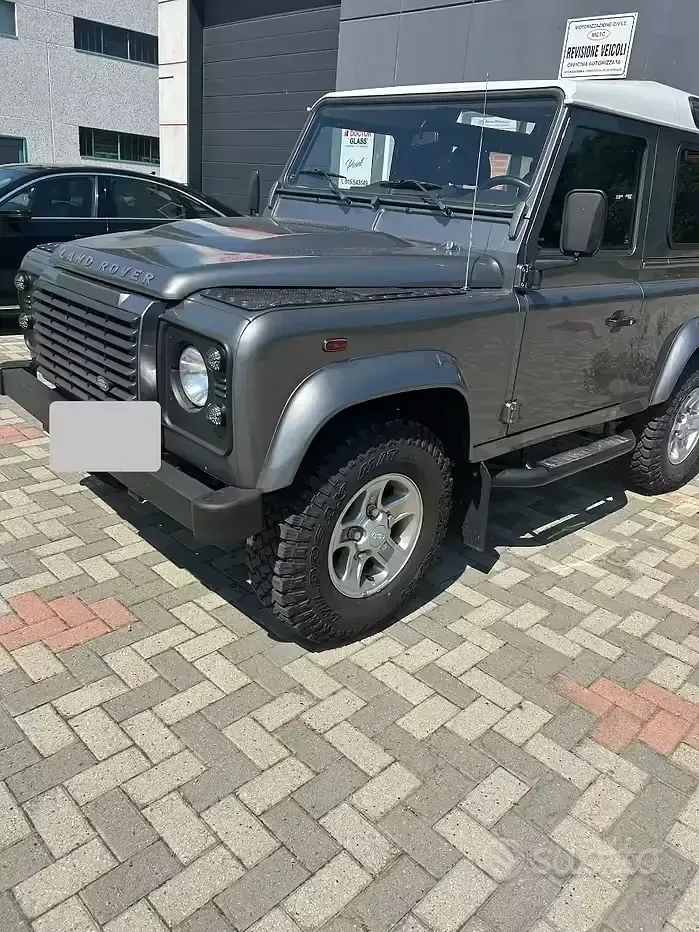 Usata Land Rover Defender 86 CV (63 kW) 2010 Grigio SUV