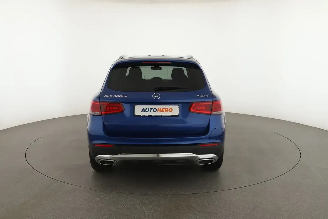 Usata Mercedes GLC300e Business 306 CV (225 kW) 2022 Blu