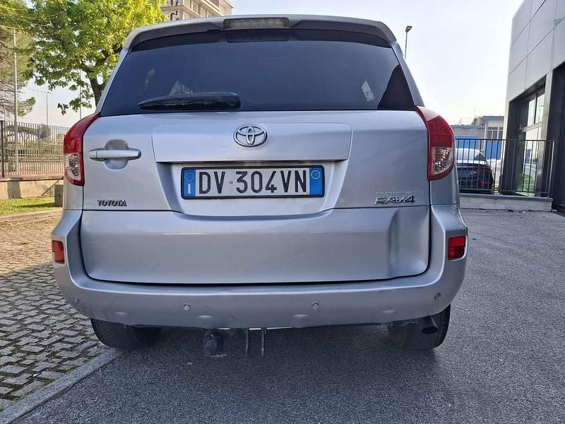 Usata Toyota RAV4 Sol 136 CV (100 kW) 2009 Argento SUV