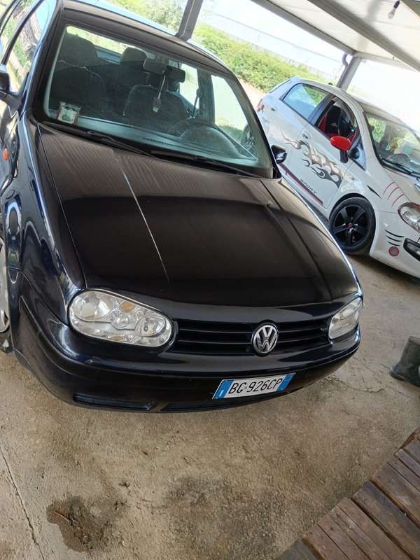 Usata 1998 VW Golf IV Comfortline Tre volumi | 2000 € (Buon prezzo) - Immagine 1/4