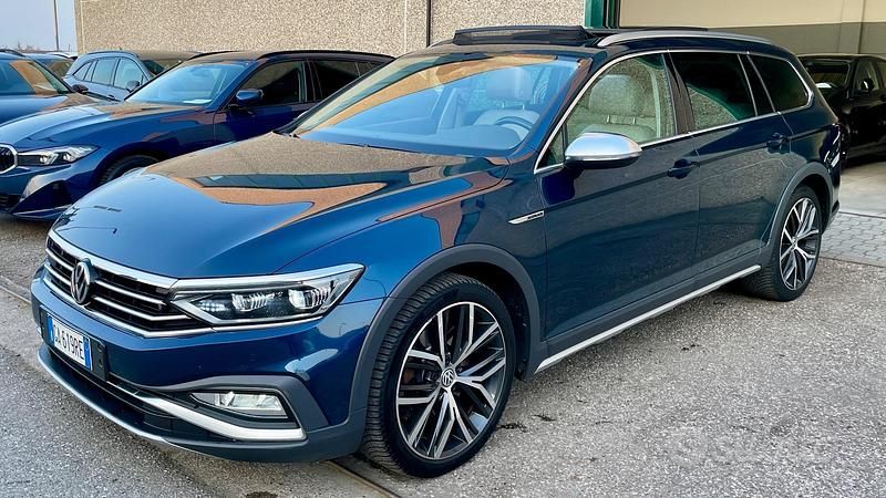Usata VW Passat Alltrack 240 CV (176 kW) 2020 Blu Station wagon