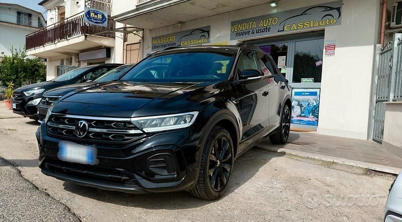 Usata VW T-Roc R-line 110 CV (80 kW) 2024 Nero SUV