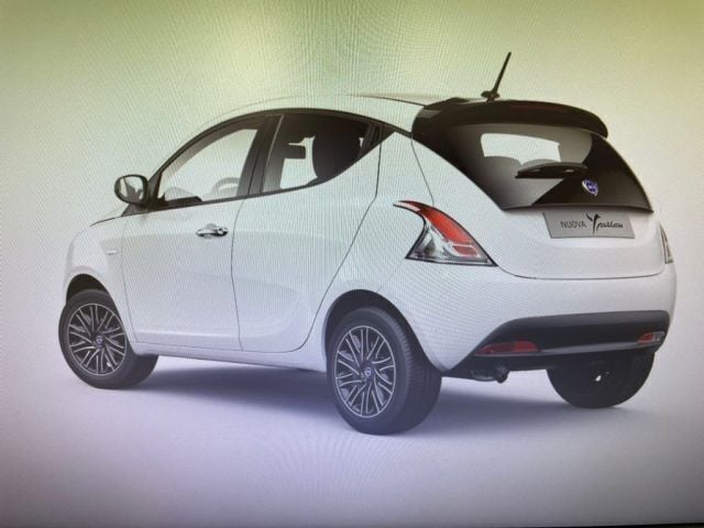 Usata Lancia Ypsilon S 69 CV (50 kW) 2024 Bianco Utilitaria