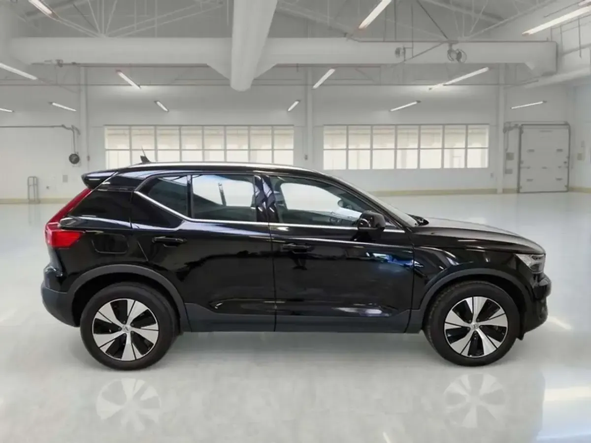 Usata Volvo XC40 129 CV (94 kW) 2021 Nero SUV