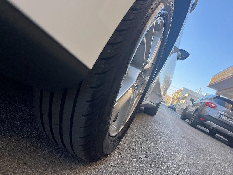 Usata Ford Focus 120 CV (88 kW) 2021 Bianco Station wagon