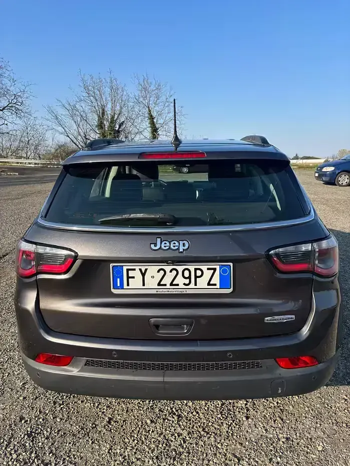 Usata Jeep Compass 140 CV (102 kW) 2019 Grigio SUV