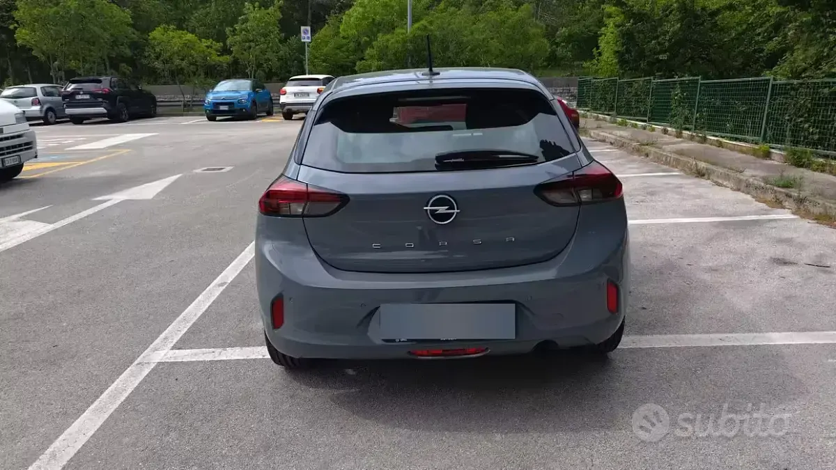Usata Opel Corsa GS Line 75 CV (55 kW) 2024 Grigio Utilitaria