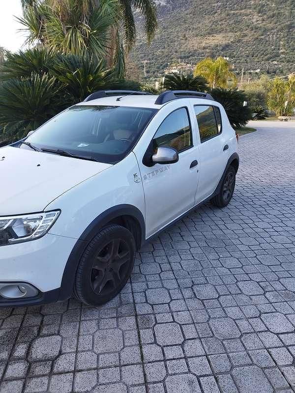 Usata Dacia Sandero Stepway 90 CV (66 kW) 2017 Bianco Berlina