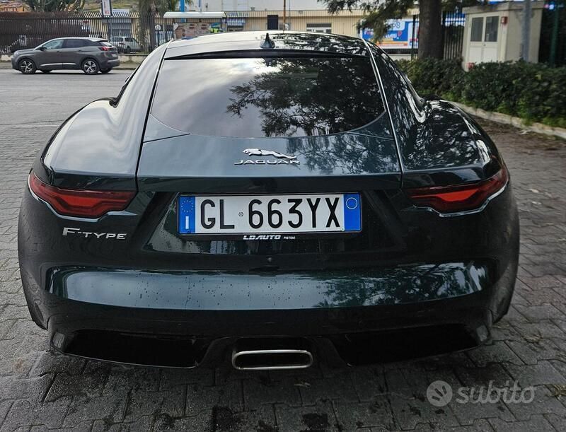 Usata Jaguar F-Type 300 CV (220 kW) 2023 Verde Coupé