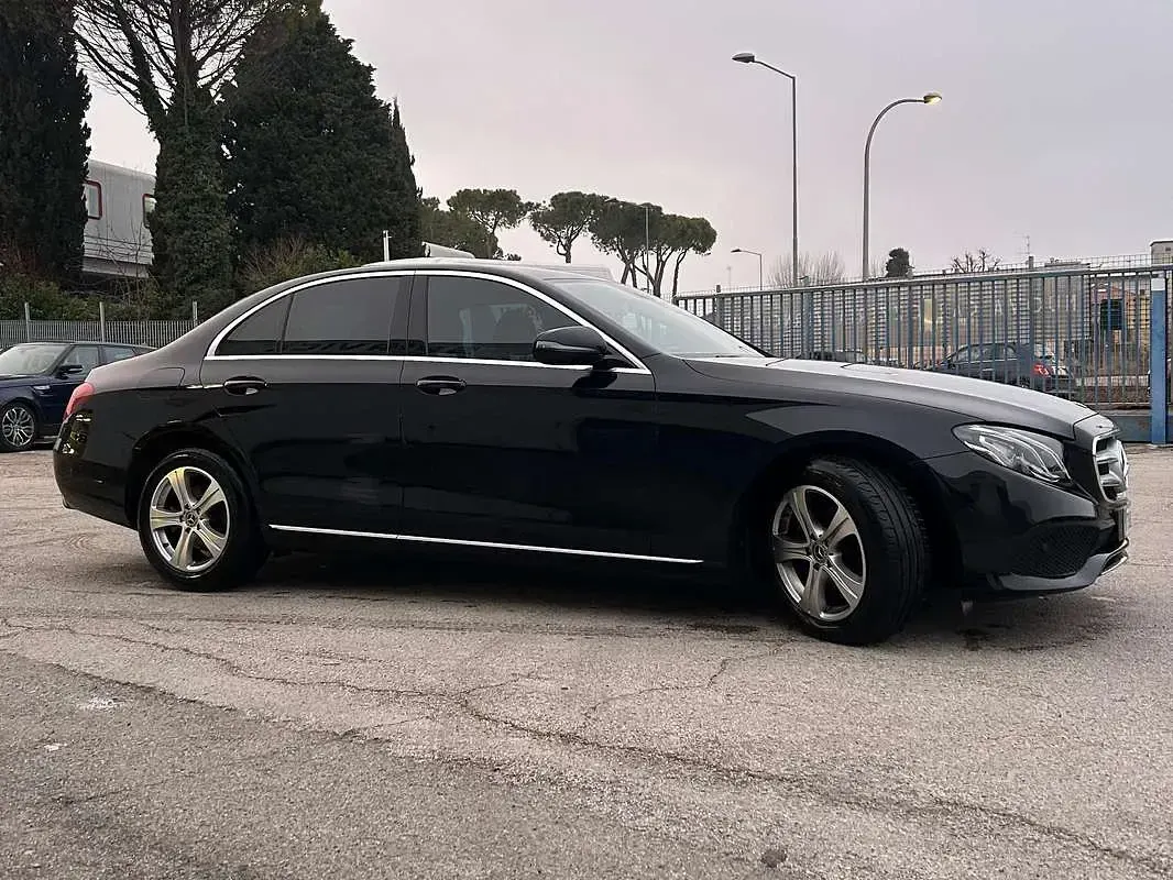Usata Mercedes E200 Executive 150 CV (110 kW) 2018 Nero Berlina