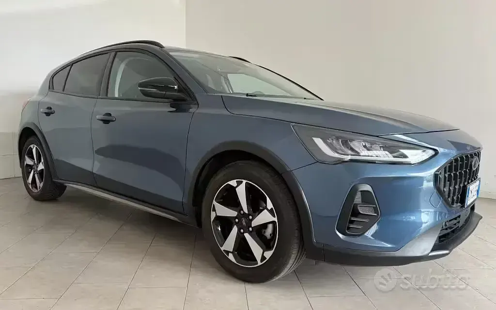 Usata Ford Focus Active 125 CV (91 kW) 2023 Bluazzurro Berlina