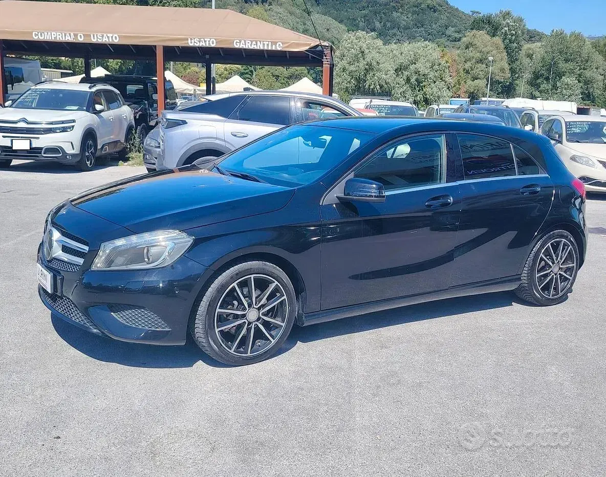 Usata Mercedes A200 Premium 156 CV (114 kW) 2015 Nero Utilitaria