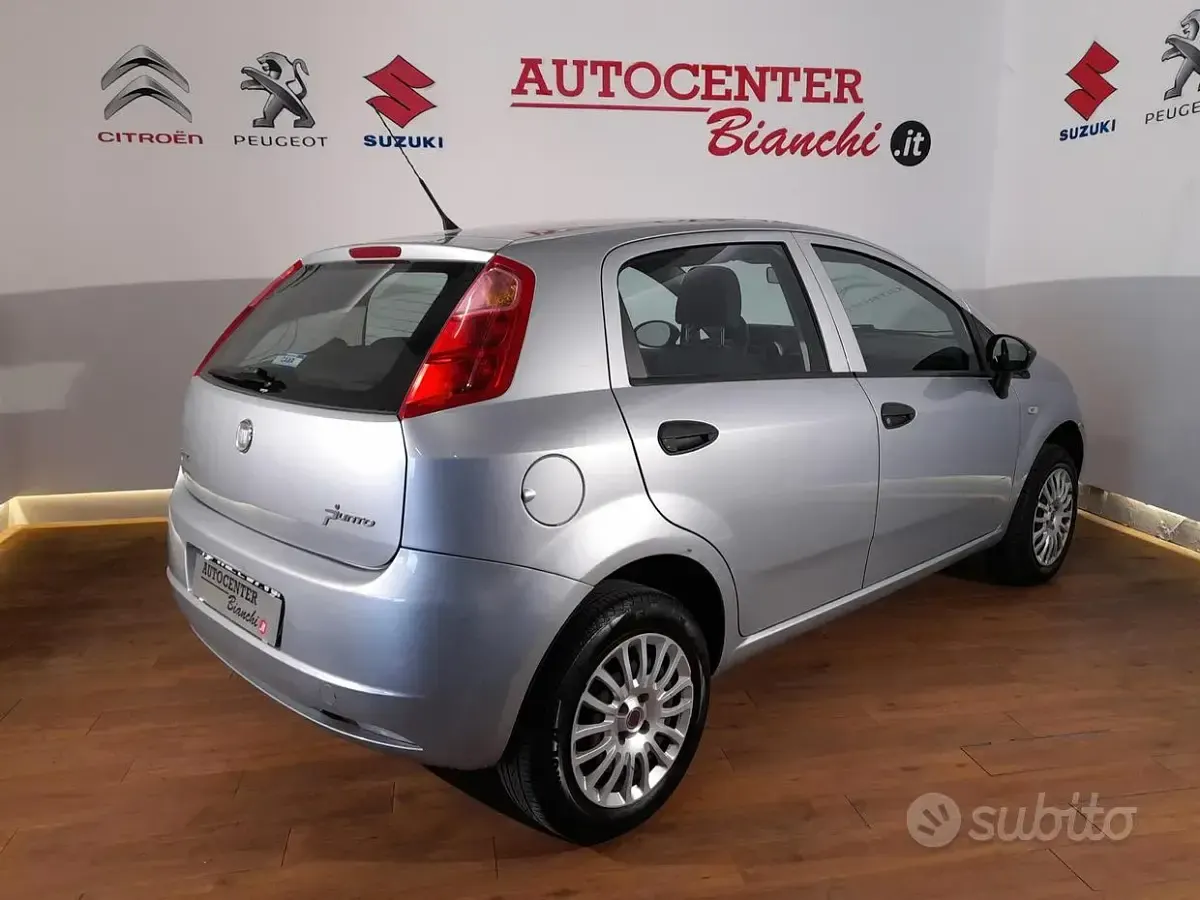 Usata Fiat Grande Punto Active 77 CV (56 kW) 2009 Grigio Utilitaria