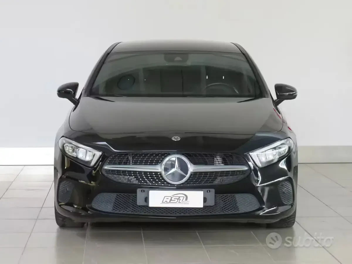 Usata Mercedes A200 163 CV (119 kW) 2021 Nero Berlina