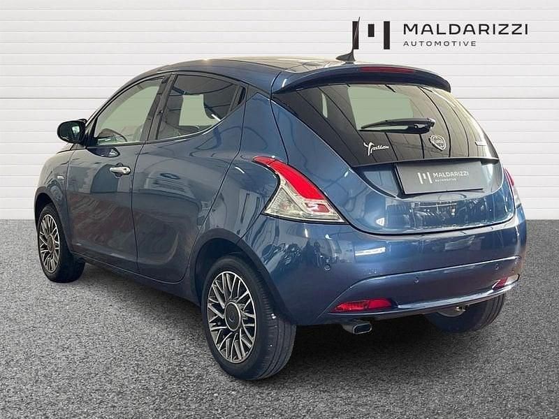 Usata Lancia Ypsilon Gold 69 CV (50 kW) 2023 Blu Utilitaria
