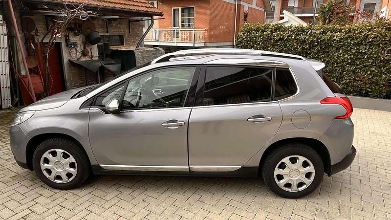 Usata Peugeot 2008 Allure 115 CV (84 kW) 2014 Grigio SUV