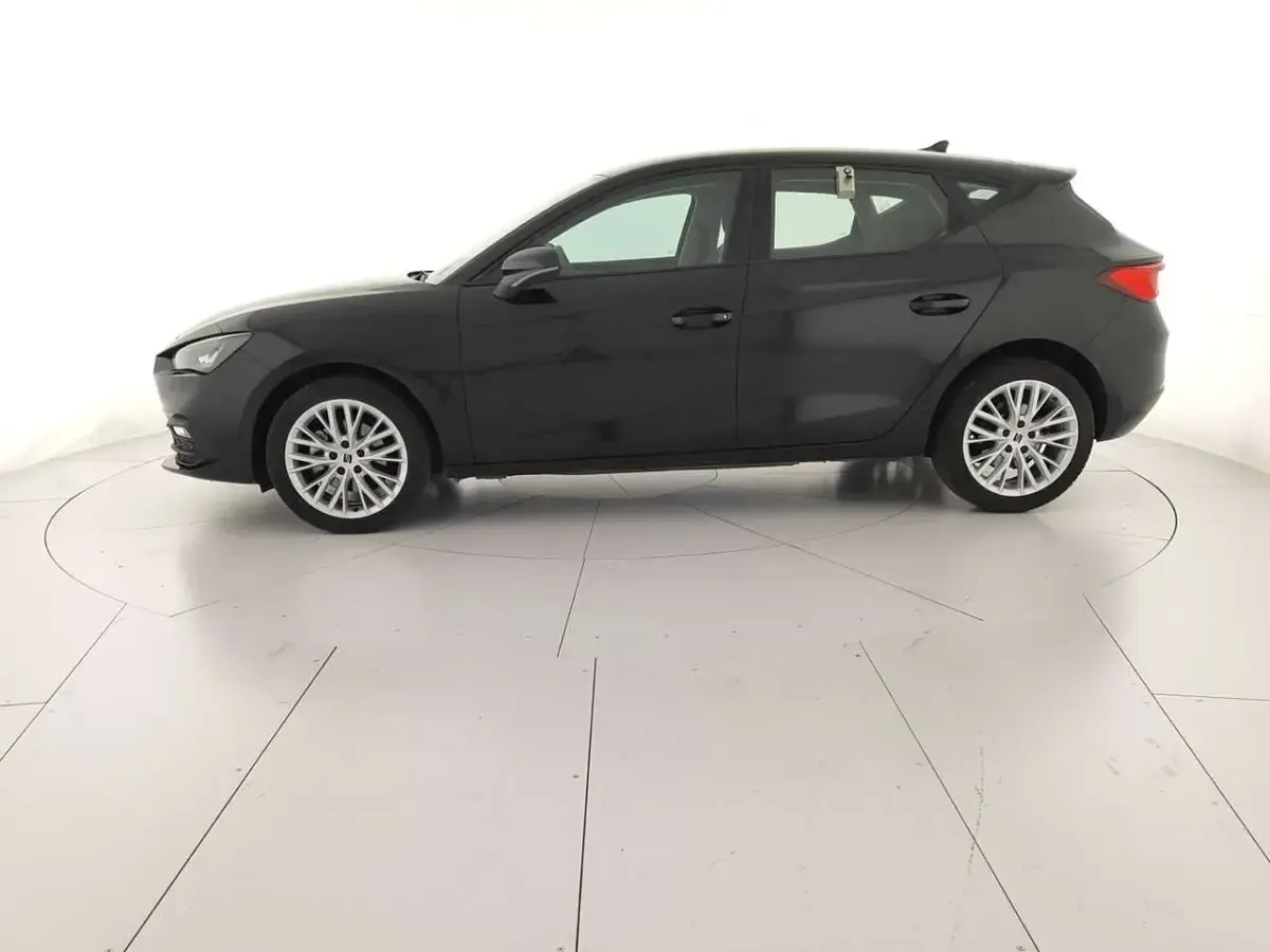 Usata Seat Leon Style 116 CV (85 kW) 2025 Nero midnight Berlina